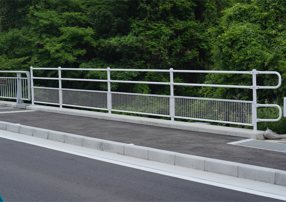 香川県高松市/交通安全施設/富国産業/防護柵について