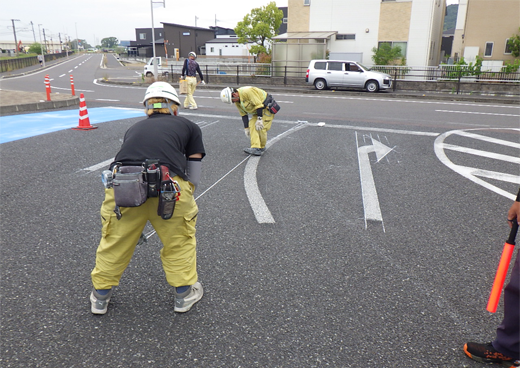 香川県高松市/交通安全施設/富国産業/社員の一日/工事開始